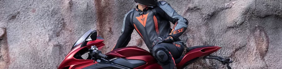Combinaison moto cuir 2 pièces – Sécurité & confort