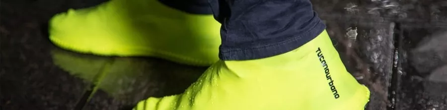 Surbottes de pluie moto : protection et étanchéité